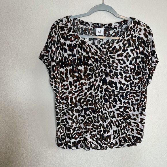 CAbi Tops - Cabi leopard‎ print slight cropped blouse